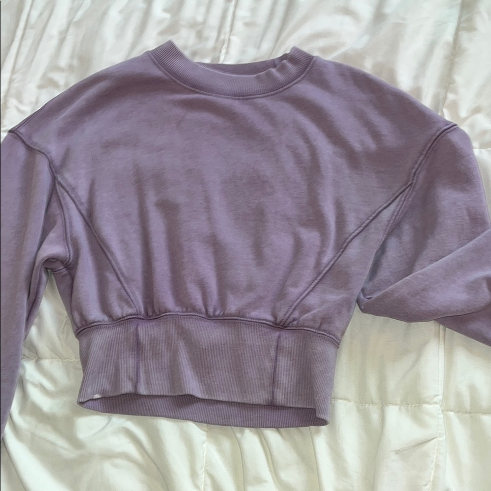 Cinched waist cropped purple sweatshirt